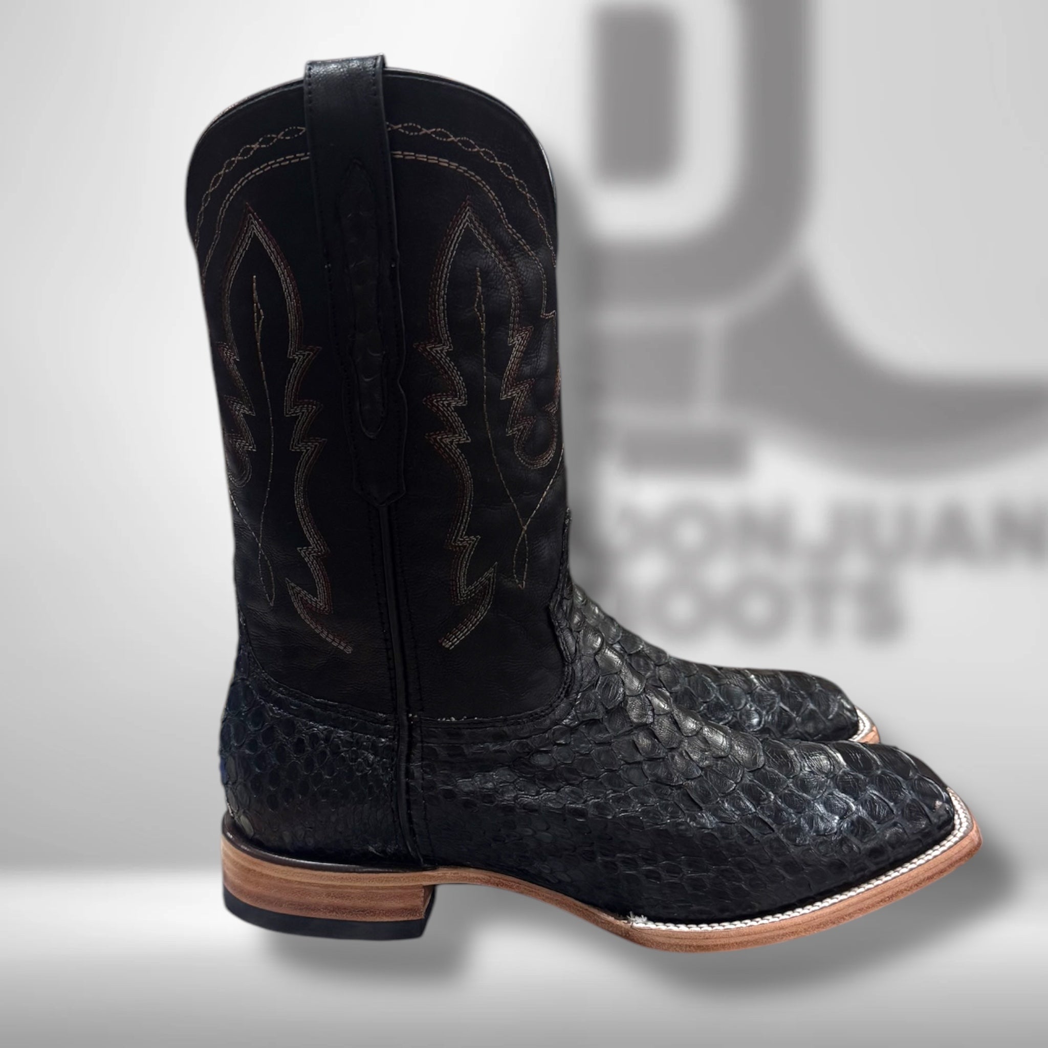 Dj1049 | Black Python Hp-toe