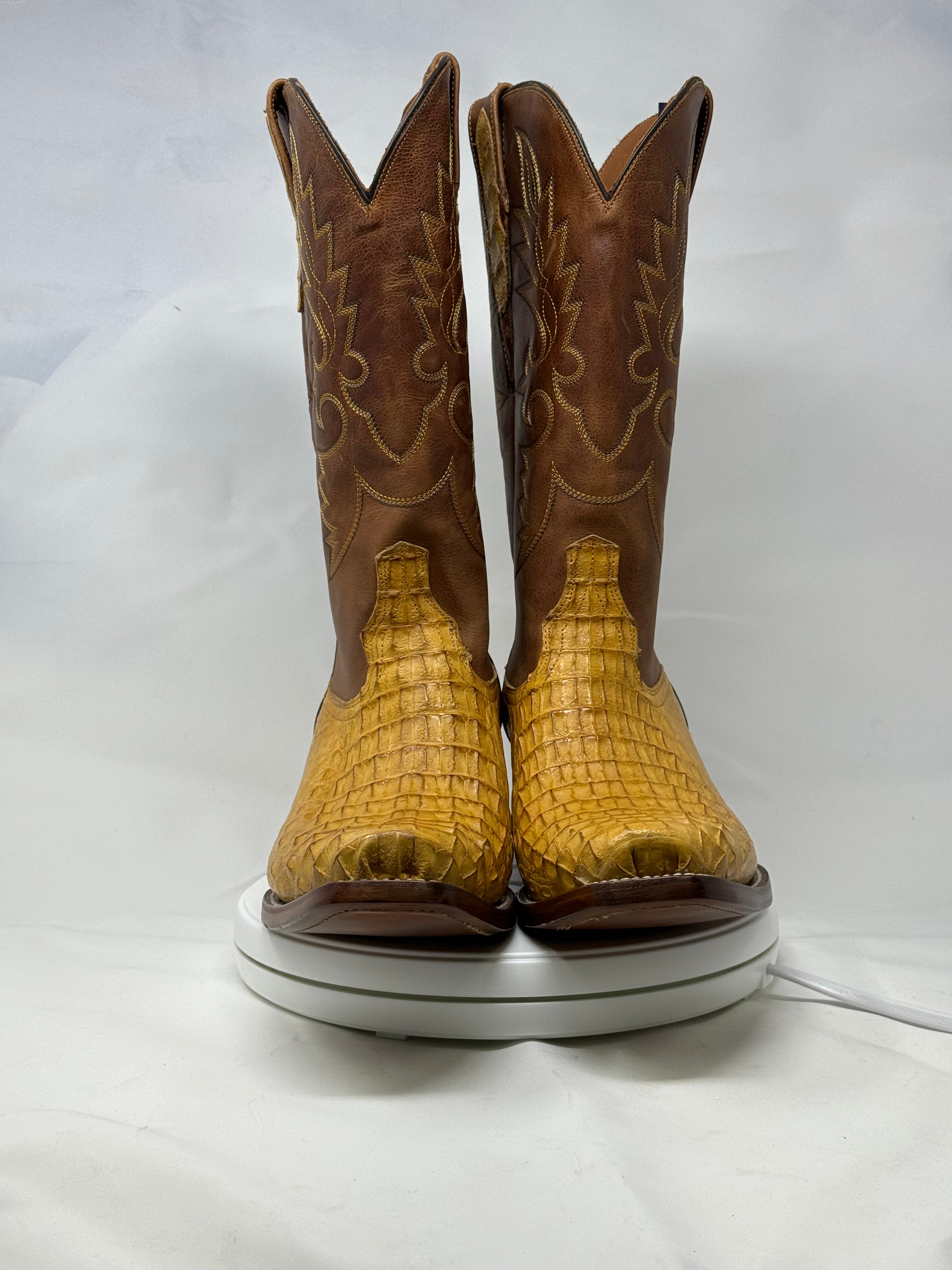 DJ2059 | Don Juan Boots Men's Caiman Back Buttercup Diamond Toe