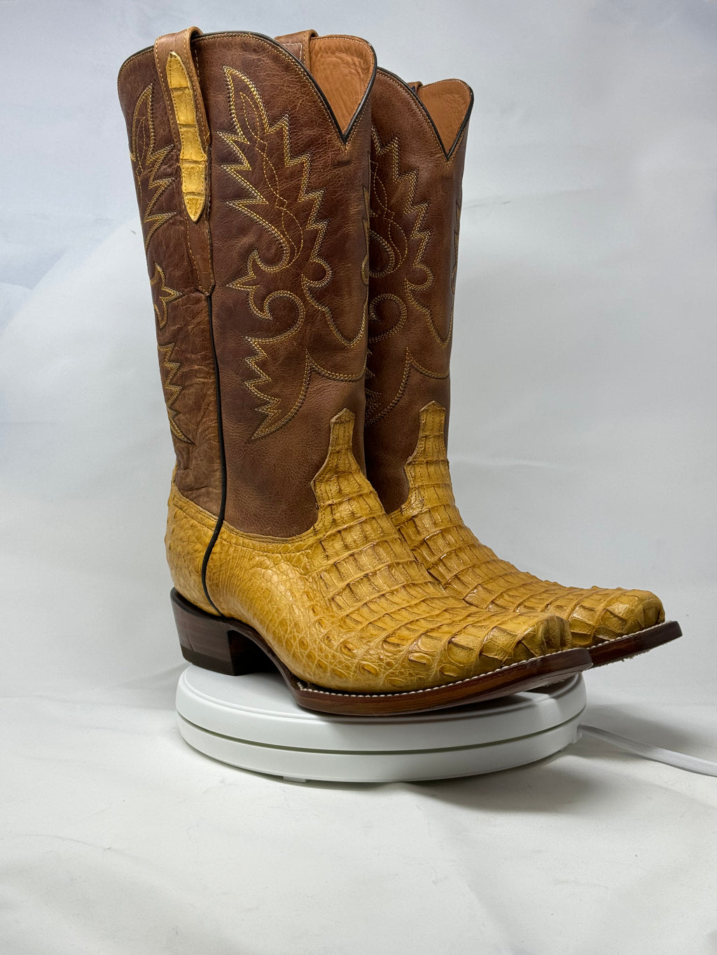 DJ2059 | Don Juan Boots Men's Caiman Back Buttercup Diamond Toe