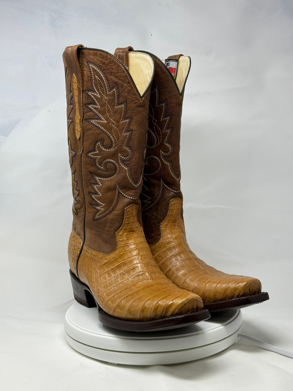 DJ2021 | Don Juan Boots Men's Caiman Belly Saddle Tan Diamond Toe