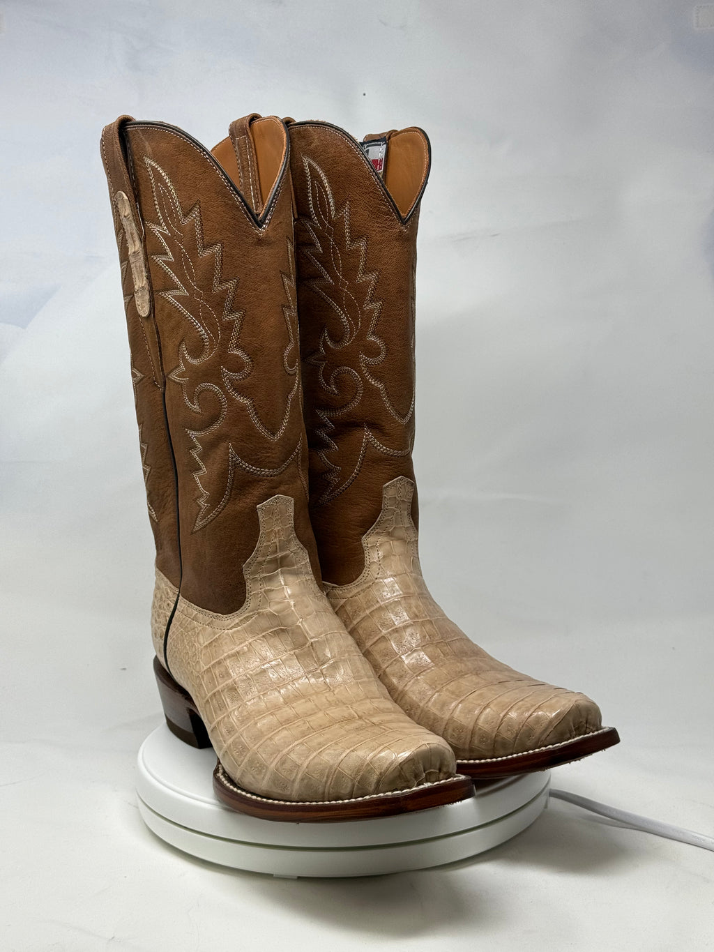 DJ2056 | Don Juan Boots Men's Caiman Belly Oryx Diamond Toe