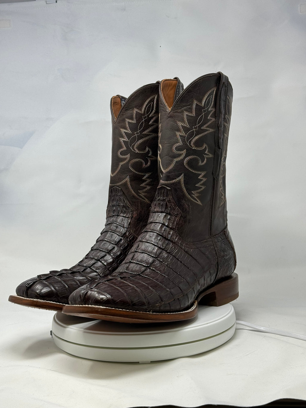 DJ2046 | Don Juan Boots Men's Caiman Tail Choco H Toe P