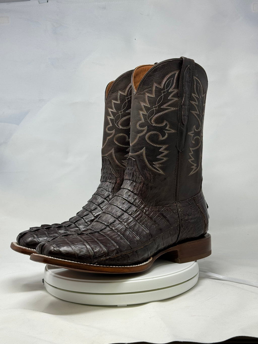 DJ2046 | Don Juan Boots Men's Caiman Tail Choco H Toe P