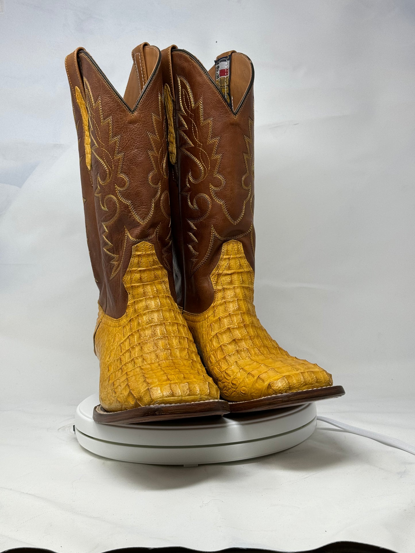 DJ2038 | Don Juan Boots Men's Caiman Back Buttercup H Toe P