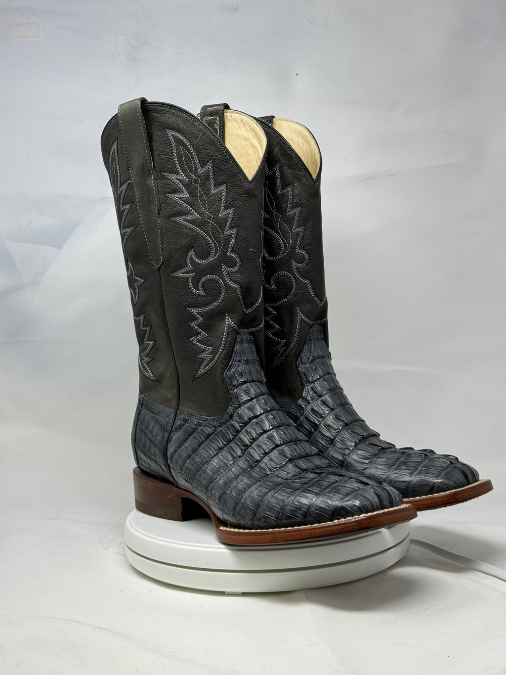 DJ2033 | Don Juan Boots Men's Caiman Tail Smoke Grey H Toe