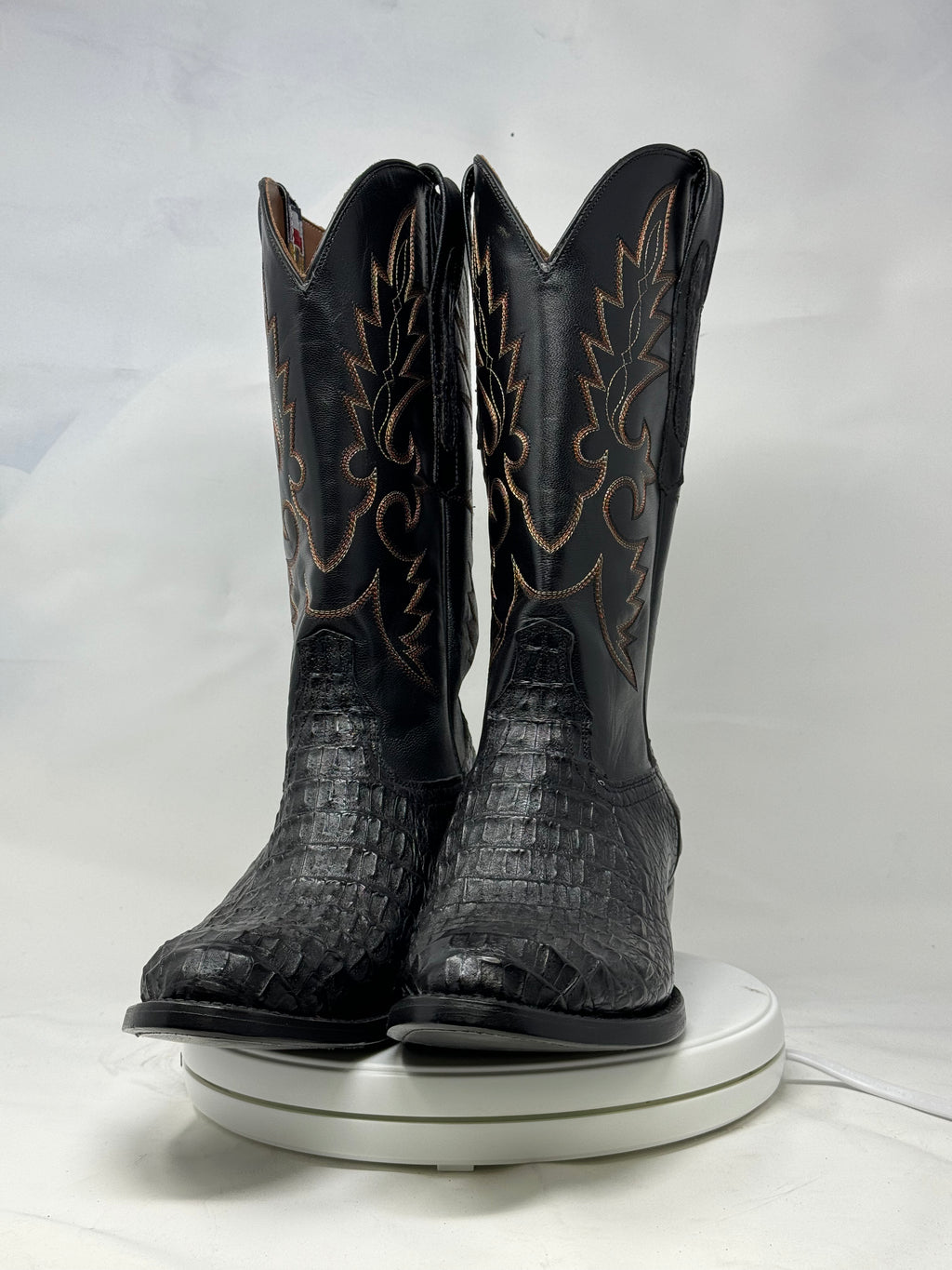 DJ2045 | Don Juan Boots Men's Caiman Black Hornback R Toe
