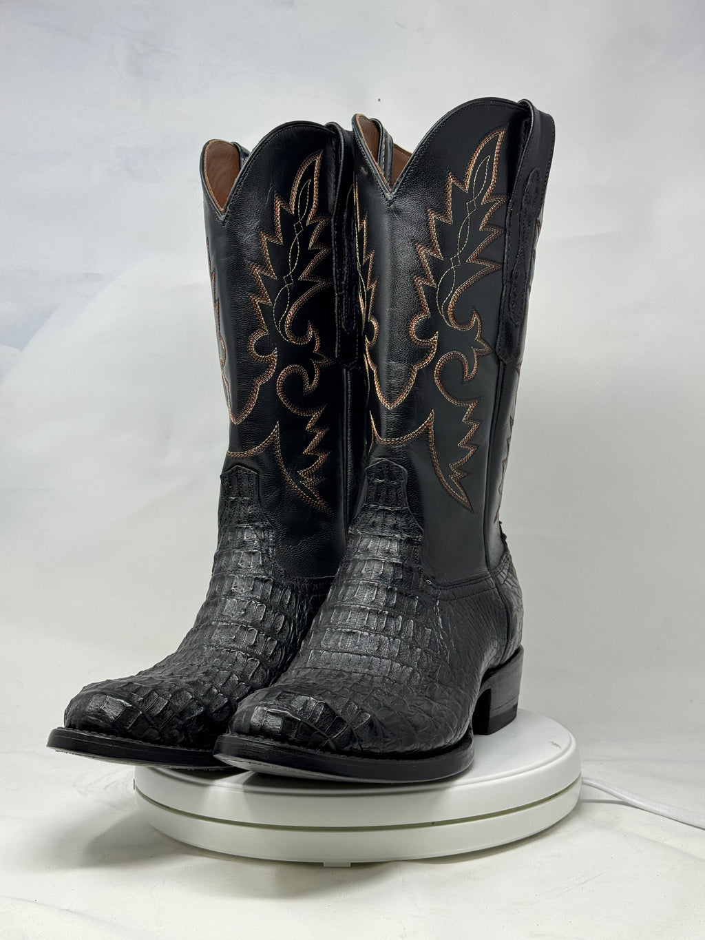 DJ2045 | Don Juan Boots Men's Caiman Black Hornback R Toe