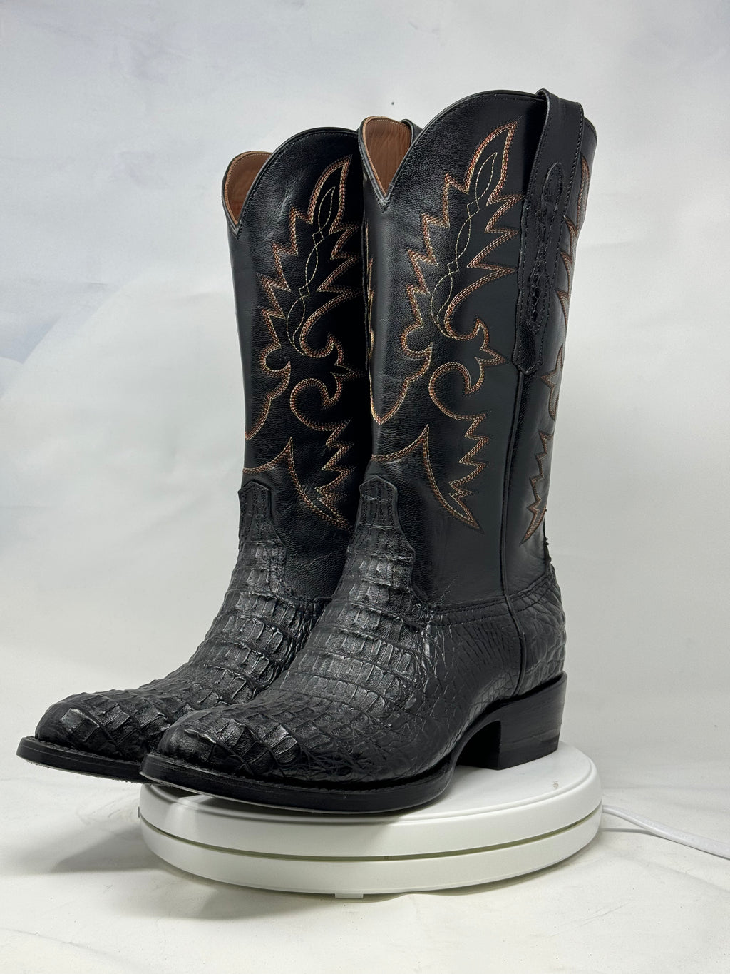 DJ2045 | Don Juan Boots Men's Caiman Black Hornback R Toe