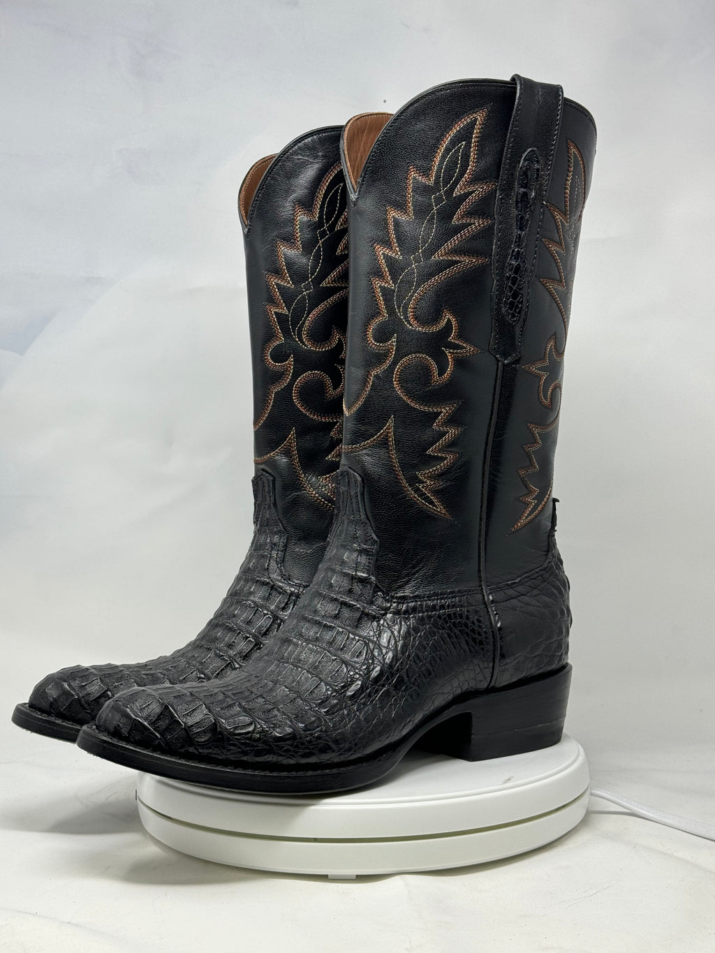 DJ2045 | Don Juan Boots Men's Caiman Black Hornback R Toe