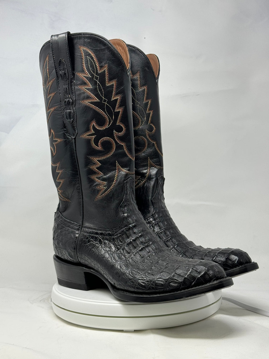 DJ2045 | Don Juan Boots Men's Caiman Black Hornback R Toe