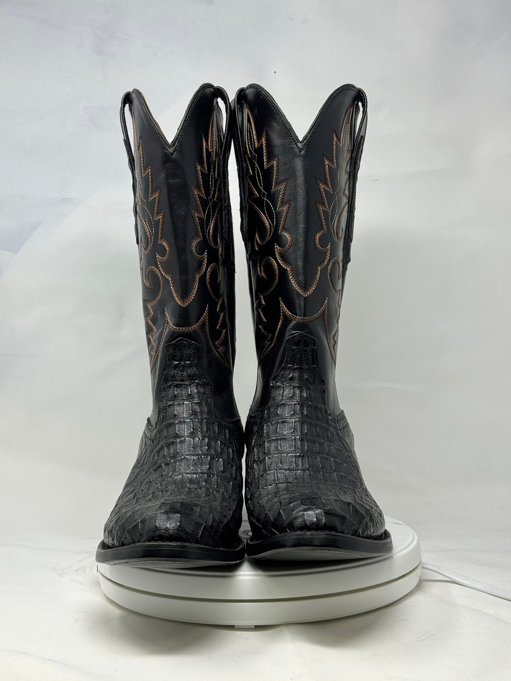 DJ2045 | Don Juan Boots Men's Caiman Black Hornback R Toe